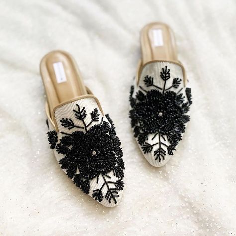 Fancy Flats, Clogs And Mules, Cinderella Shoes, Heart Shoes, Floral Sandals, Handmade Sandals, Black And White Floral, Kinds Of Shoes, Gorgeous Shoes