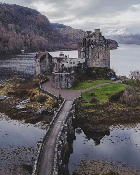 Eileen Donan Castle, European Castle, Eilean Donan Castle, Eilean Donan, Castle Mansion, European Castles, Castles In Scotland, Abandoned Castles, Scottish Castles