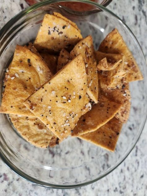 Keto & low Carb Easy Recipes & Ideas | Delicious crispy keto tortilla chips | Facebook Keto Tortilla Chips, Uncooked Tortillas, Low Carb Carrot Cake, Keto Tortilla, Meal Plan Keto, Keto Tortillas, Free Keto Meal Plan, Low Carb Easy, Zero Carb