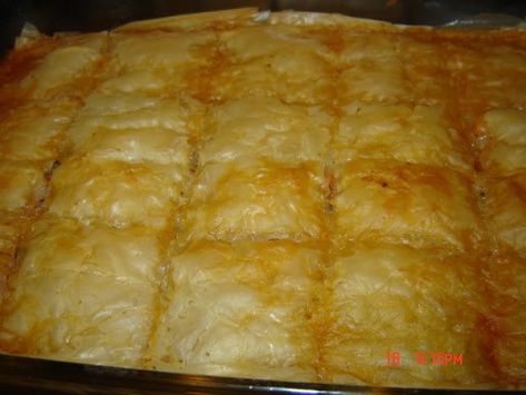 Egyptian Goulash, Recipes With Cheese, Filo Pastry Pie, Phyllo Pastry, Main Entrees, Goulash Recipes, Filo Pastry, Egyptian Food, Pastry Pie