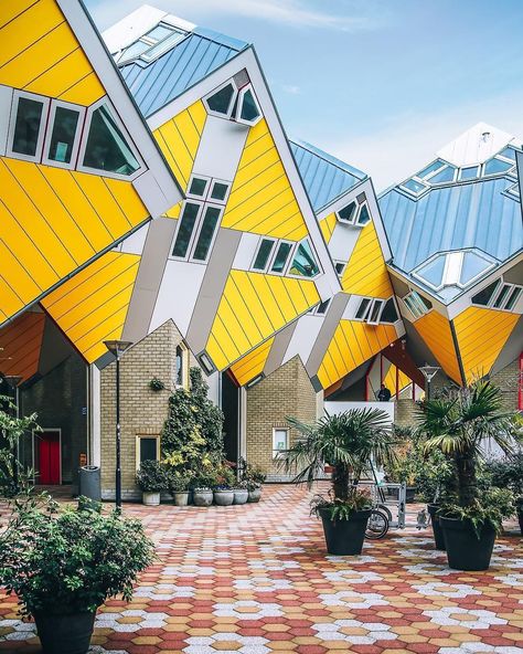 Euromaxx on Instagram: “These houses may look strange, but they are actually the solution to a very specific problem. The Rotterdam "Cube Houses", as they're often…” Zaandam Netherlands, Fields Of Tulips, Anne Frank Museum, Classical Facade, Euro Travel, Creative Architecture, Visit Amsterdam, Netherlands Travel, Amsterdam Travel