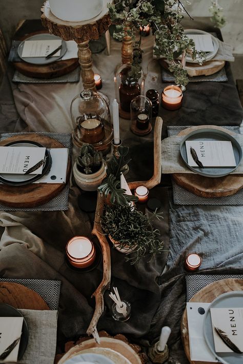 Outdoor Dinner Party, Forest Theme Wedding, Tafel Decor, Outdoor Dinner, Table Set Up, Forest Wedding, Thanksgiving Table, Decoration Table, Christmas Table