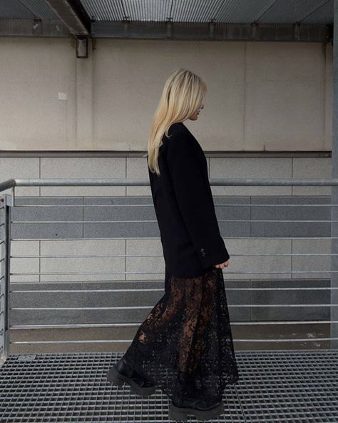 Black Lace Maxi Dress Outfit, Lace Trim Skirt Outfit, Mesh Long Skirt Outfit, Black Lace Outfit Aesthetic, Lace Skirt Outfit Aesthetic, Black Lace Maxi Skirt Outfit, Lace Long Skirt Outfit, Long Black Lace Skirt Outfit, Black Lace Long Skirt