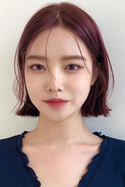 Korean Short Hair No Bangs, Korean Short Hair Color, Bob Haircut Red Hair, Red Hair Color Short, Red Hair Bob Haircut, Bob Red Hair, Short Hair Red, Red Hair Short Hair, Red Short Hair