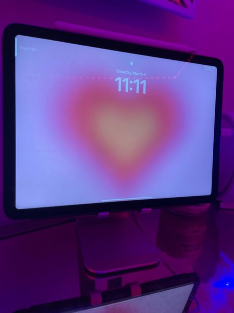 Aura People, Aura Affirmations, 1111 Angel Number, Mood Bored, Angel Energy, Ipad Aesthetic, Pink Aura, Soul Connection, 2023 Vision