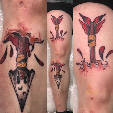 Arrow To The Knee Tattoo, Skyrim Traditional Tattoo, Skyrim Tattoo Ideas, Old Style Tattoos, Skyrim Tattoo, Trad Tattoos, Knee Tattoos, Ouroboros Tattoo, Skyrim Art