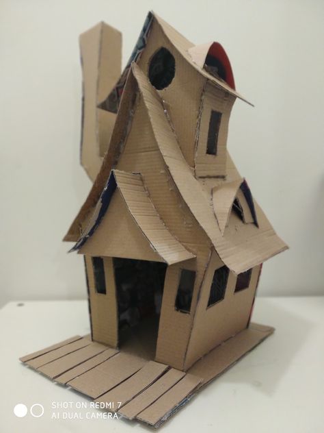 Haunted House Diy, Garden Art Diy Easy, Fairy House Crafts, Fairy House Diy, Cardboard Sculpture, Metal Sculptures, Halloween Village, Tanah Liat, Cardboard House