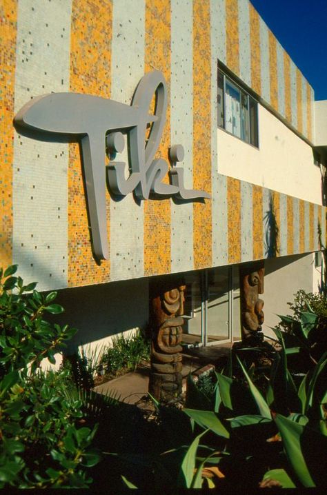 Tiki Hawaii, Tiki Decor, Tiki Lounge, Enchanted Tiki Room, Tiki Art, Vintage Tiki, Mid Century Architecture, Tiki Room, Tiki Party