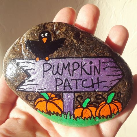 Brick Crafts, Fall Rock, Halloween Rocks, Stone Art Painting, Rock And Pebbles, Painted Rocks Craft, Painted Rocks Diy, Rock Painting Ideas Easy, Rock Painting Patterns