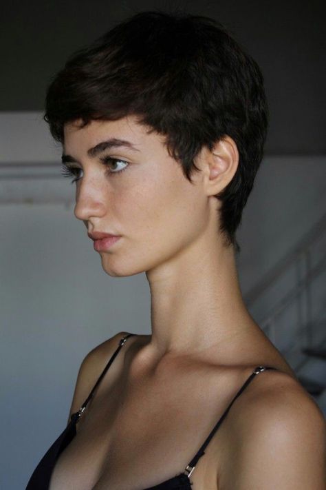 Shaved Head Women Round Face, Short Hair Women Pixie, Pixie Cut Brown Hair, Long Buzzcut Women, French Pixie Haircut, Cooking Outfit, Dark Pixie Cut, Really Short Haircuts, Androgynous Hair