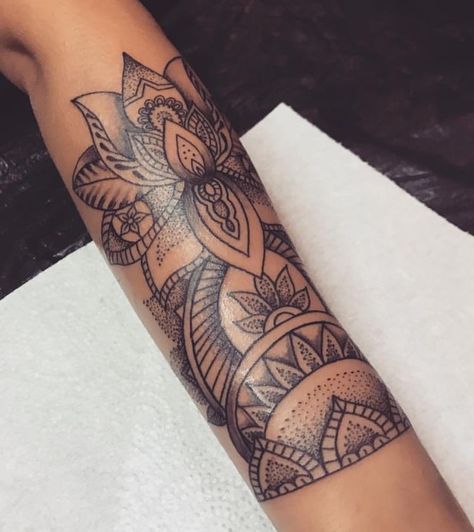 Top Forearm Tattoo Women, Mandala Forearm Tattoo, Forearm Flower Tattoo, Small Forearm Tattoos, Forearm Sleeve Tattoos, Inspiration Tattoos, Tattoo Feminina, Sleeve Tattoos For Women, Half Sleeve Tattoo