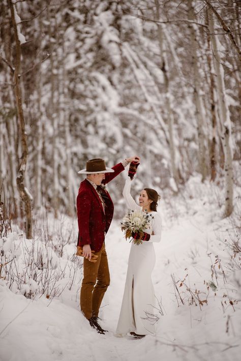 They found their own personal Narnia! A snowy winter elopement in Wyoming was just what this adventurous couple wanted. The bride wore a long sleeve wedding dress + boots for a hike followed by a small ceremony with loved ones. See the whole day only on Green Wedding Shoes! Wedding Dress Boots, Wyoming Elopement, Snowy Elopement, Winter Wedding Shoes, Winter Wedding Fashion, Snowy Wedding, Winter Bouquet, Winter Elopement, Winter Wedding Inspiration