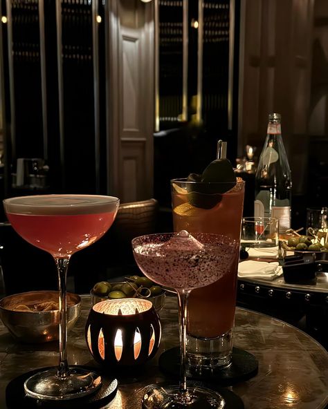 Golden hour fades, but the glow stays. ✨ Cocktails and elegance at The Connaught Bar—London’s finest indulgence. 🍸 #connaught #eveningglow #datenight #treatyourself #yesyesyes #no11 #cloudnine Cr: red Launch Event Ideas, Vision Board Themes, London Bars, Launch Event, The Glow, Golden Hour, Treat Yourself, Date Night, Product Launch