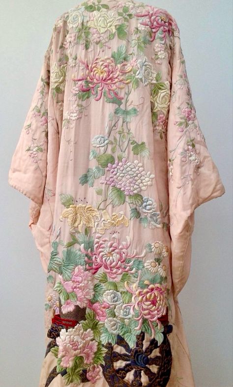 1920s Kimono, Vintage Dresses For Sale, Embroidery Kimono, Boho Brand, Trending On Pinterest, Hollywood Film, Embroidered Kimono, Pola Sulam, 1920s Art