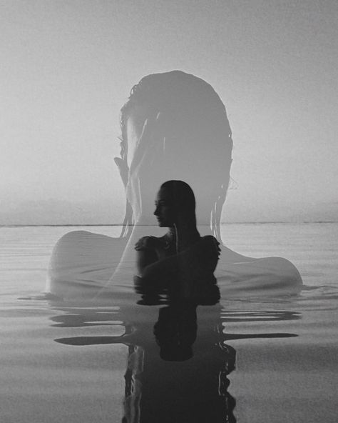 Beach portrait photo inspo double exposure Double Exposure Photography Ideas, Double Exposure Film, Surf Wedding, Double Exposure Photo, Double Exposure Portrait, Water Photoshoot, Sunset Surf, Double Exposure Photography, Surfing Photos