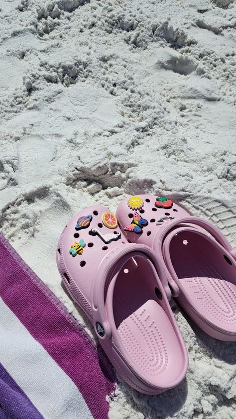 Pink Crocs Jibbitz Ideas, Ballerina Pink Crocs With Jibbitz, Crocs Ballerina Pink, Light Pink Crocs With Jibbitz, Crocs Ads, Pink Crocs With Jibbitz, Crocs Inspiration, Light Pink Crocs, Croc Fashion