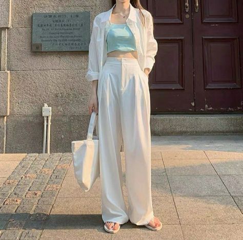 Korean Streetwear Fashion Women Summer, Beach Korean Outfit, Korean Summer Outfits Beach, White Cullotes, Beach Outfit Korean Style, Cullotes Outfit Casual, Summer Korean Outfits, Korean Cute Outfits, Fashion Outfits Korean