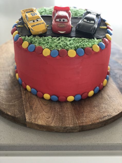 Diy Lightning Mcqueen Cake, Lighting Mcqueen Cake, Mcqueen Birthday Cake, Lightning Mcqueen Birthday Cake, Lightning Mcqueen Birthday, Lightning Mcqueen Cake, Mcqueen Birthday, Mcqueen Cake, Lighting Mcqueen