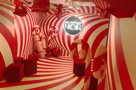 Christmas 2019: Coca-Cola, Boots, Lego, Tiffany and more host brand activations Christmas Activation Ideas, Christmas Brand Activation, Christmas Pop Up, Christmas Activation, Holiday Branding, Primark Christmas, Christmas Installation, Photowall Ideas, Apple Christmas