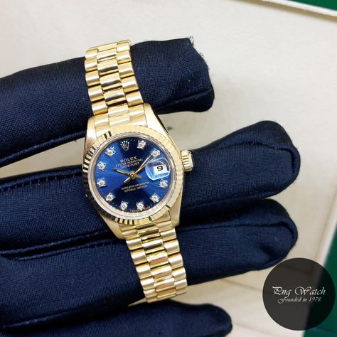 Rolex 26mm Oyster Perpetual 18K Yellow Gold Blue Vignette Diamonds Dial "QUEEN" Datejust REF: 69178 (8.13 Million Series)! Rolex Datejust 26 Mm, Rolex 26mm, Rolex Blue, Rolex Watches Women, Rolex Women, Oyster Perpetual Datejust, Gold Rolex, Dream Watches, Blue Watches