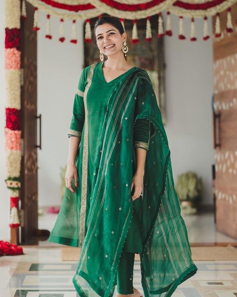 Samantha Akkineni shared a post on Instagram: “Green obsessed .. @_deepthee_” • Follow their account to see 923 posts. Ethnic Trends, Samantha Akkineni, Green Princess, Samantha Images, Samantha Pics, Princess Line, Samantha Ruth, Samantha Photos, Straight Kurta