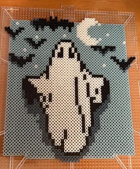 Ghost Perler Beads, Fall Perler Bead Patterns, Perler Bead Patterns Cute, Hama Beads Halloween, Halloween Perler, Hamma Beads Ideas, Pearl Beads Pattern, Easy Perler Beads Ideas, Hello Kitty Crafts