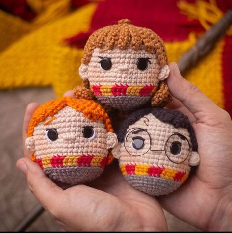 Harry Potter Crochet Pattern, Harry Potter Christmas Tree Ideas, Hp Crochet, Crochet Harry Potter, Amigurumi Harry Potter, Harry Potter Amigurumi, Harry Potter Keychain, Harry Potter Dolls, Harry Potter Christmas Tree