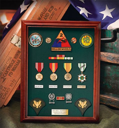 Army Medal Display Ideas, Military Shadow Box Ideas Army, Army Shadow Box Ideas, Military Shadow Box Ideas, Medal Display Case, Army Medals, Army Retirement, Shadow Box Memory, Shadow Box Ideas