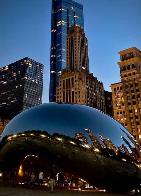 Chicago The Bean, Chicago Bean Photo Ideas, Chicago Bean Aesthetic, The Bean Aesthetic Chicago, Aesthetic Chicago Pictures, Aesthetic Pictures Of Chicago, Bar Backdrop, The Bean Chicago, Chicago Willis Tower