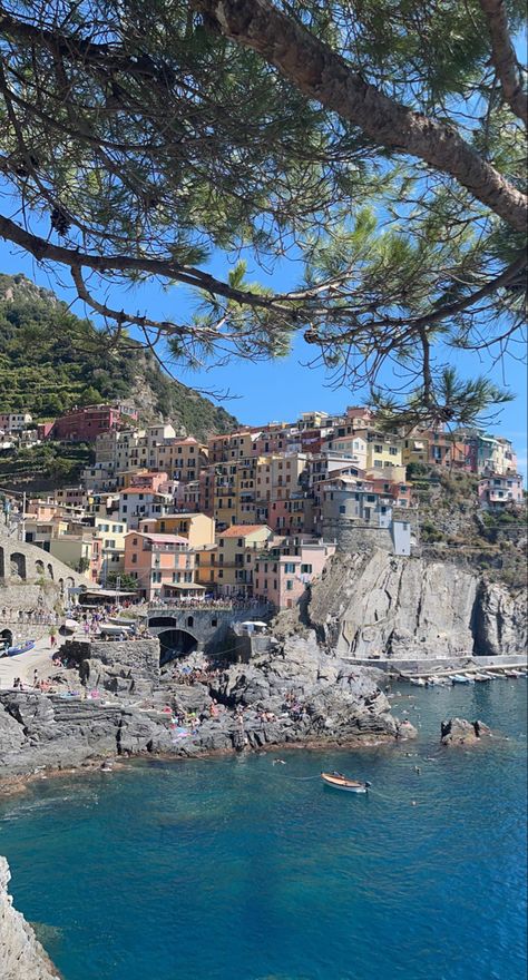 Italy Seaside Aesthetic, Medditeranean Aesthetic, Summer Teenage Dream, Cinque Terre Aesthetic, Italy Seaside, Seaside Aesthetic, Aesthetics Photos, Aesthetic Page, European Summer Aesthetic