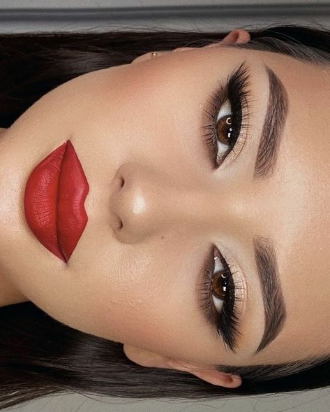 Makeup Bibir, Bridal Makeup Red Lips, Thanksgiving Makeup Looks, Red Lips Makeup Look, Red Lipstick Makeup, Prom Eye Makeup, Red Lip Makeup, Red Makeup, Nude Makeup