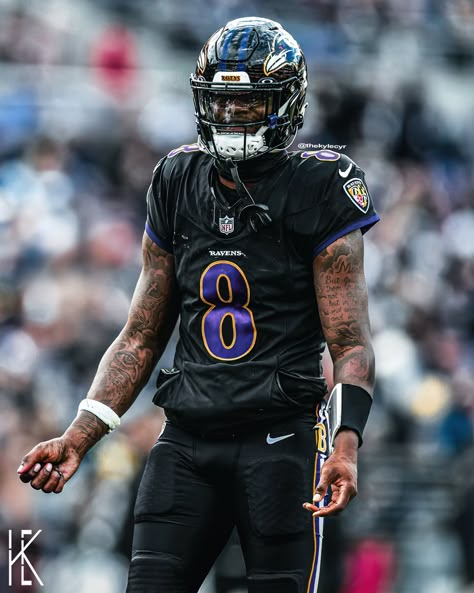 Lamar Jackson Wallpaper, Lamar Jackson Ravens, Nfl Ravens, Hard Photo, Nfl Highlights, Nfl Flag, Football Poses, Ravens Football, Lamar Jackson