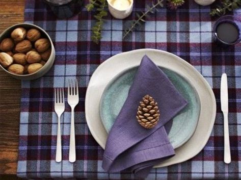 Thanksgiving Table Settings Rustic, Thanksgiving Table Settings Diy, Pinterest Christmas, Table Decorating, Burns Night, Thanksgiving Table Settings, Thanksgiving Tablescapes, Holiday Feast, Thanksgiving Table Decorations