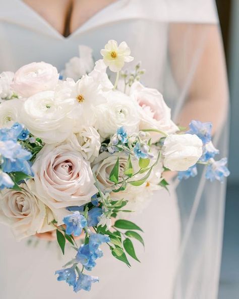 Teardrop Bouquet, Blue Wedding Bouquet, Florals Wedding, Blue Florals, Blush Flowers, White Wedding Flowers, Peonies Bouquet, Pink Bouquet, Flower Ideas