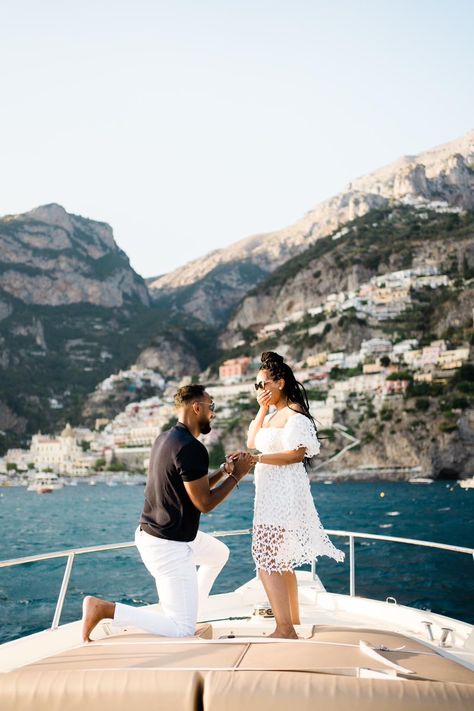 Propose on a boat in Positano #exclusivecruisesneverstops #proposeinpositano #weddinginitaly #amalficoastproposal #proposeonaboatinitaly #Amalficoastboatexcursions #sunsetcruisepositano San Giacomo, Amalfi Coast Wedding, Proposal Photos, Romantic Proposal, Perfect Proposal, Wedding Proposals, Coast Wedding, Photo Couple, Marriage Proposals