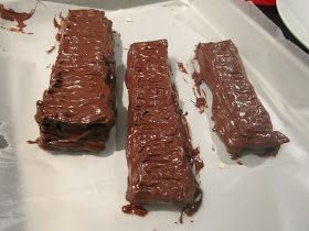 Diy Nutty Buddy Bars, Homemade Nutty Buddy Bars, Buddy Bars, Saltine Cracker Recipes, Nutty Bars, Nutty Buddy, Saltine Crackers, Peanut Butter Filling, Melting Chocolate Chips