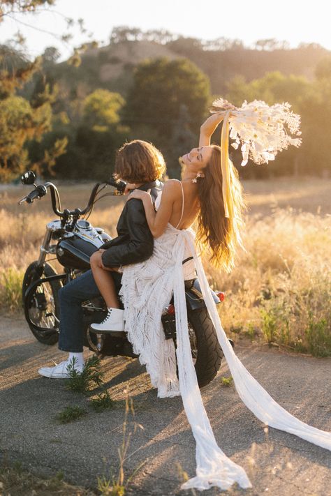 Motorcycle Wedding Exit, Bride On Motorcycle, Eloping Outfits, Bride Motorcycle, Biker Elopement, Motorcycle Bride, Wedding Exit Outfit, Motorcycle Elopement, Motorcycle Wedding Pictures