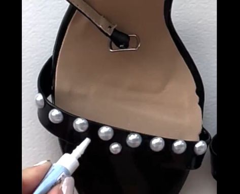 High Heel Makeover Diy, Diy Pearl Shoes Heels, Diy High Heels Makeover, Diy Heels Makeover Ankle Straps, How To Make Heels, Diy Pearl Heels, Diy Heels Makeover Ideas, Diy Embellished Shoes, Heels Makeover