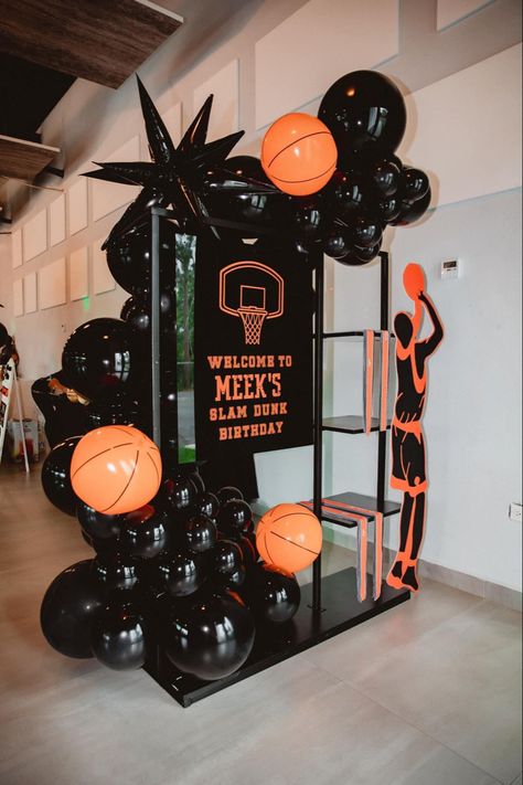 Basketball Party Backdrop, Basketball Decorations Party, Basketball Theme Birthday Party, Basketball Banquet, Basketball Themed Birthday Party, Boy Sleepover, Basketball Theme Birthday, Basketball Birthday Party, Basketball Theme Party