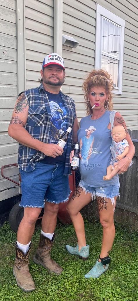 Red Neck Woman Costume, Hangover Family Costume, Trailer Park Costume Women, White Trash Party Ideas Outfits, Hill Billy Party Outfit, Hillbilly Party Outfits, Red Neck Halloween Costume, Trailer Park Outfit Women, Trailer Park Trash Party Outfit