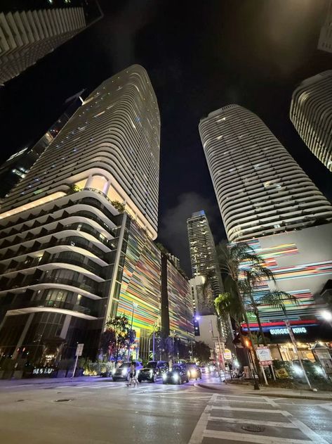 Brickell City Centre Miami, Brickell Miami Night, Miami Night Aesthetic, Miami At Night, Miami Aesthetic, Brickell City Centre, Miami Nights, Brickell Miami, Miami Hotels