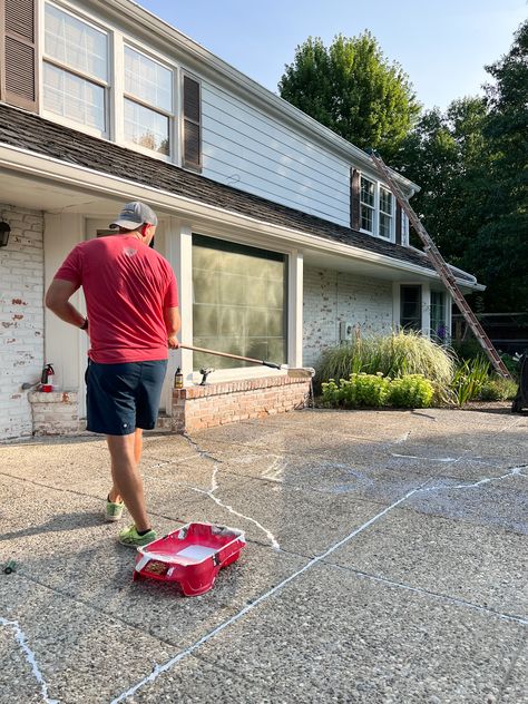 How to paint a concrete patio yourself with this easy DIY tutorial Neutral Gray Paint, Paint Concrete Patio, Painting Cement, Concrete Deck, Epoxy Paint, Deck Paint, Painted Patio, Concrete Steps, Concrete Porch