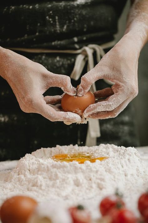 Man Decorating Food · Free Stock Photo King Arthur Bread, Rome On A Budget, Places To Eat In Rome, Summer In Rome, Food In Rome, Free Things To Do In Rome, Rome Summer, Rome Aesthetic, Restaurants In Rome