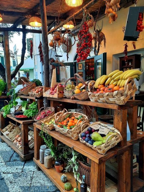 Farmers Market Stand, Communal Kitchen, Produce Displays, Produce Market, Produce Stand, Grocery Store Design, Cottage Core Decor, Italian Market, Market Stands