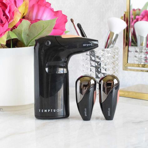 If you want perfect foundation, airbrushed makeup might be your answer! Here's a look at the Temptu Airbrush Makeup System. Airbrushed Makeup, Color Blind Glasses, Airbrush Make Up, Face Brightening, Perfect Complexion, Best Beauty Tips, Airbrush Makeup, Perfect Foundation, Popular Jewelry