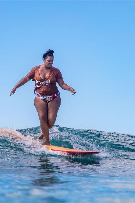 "I struggle to find time for a solid session a few times a month. Doesn’t make me any less of a surfer, doesn’t make me any less of a water woman, but it does make for a grumpier mama 😝 " ⁣ maliaka Leopaa⁣⁣ by ⁣📸 : Tommy Pierucki Women Surfing, Surfer Girl Aesthetic, Pretty Summer Outfits, Water Woman, Surfing Aesthetic, Girl Surfer, Female Surfers, Soul Surfer, Real Bodies