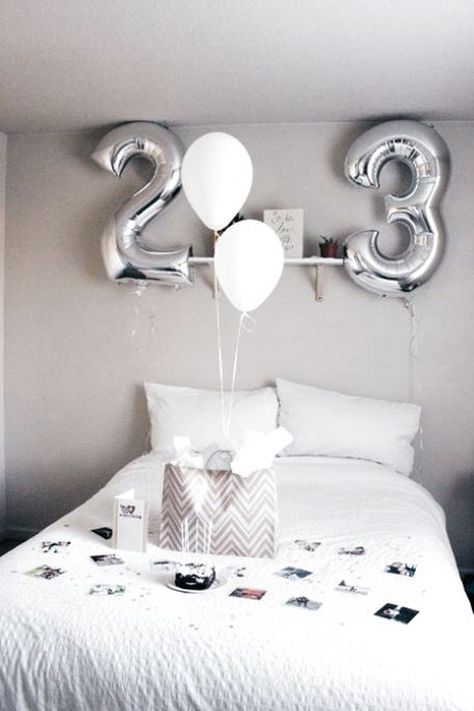 27 Romantic Birthday Bedrooms To Surprise Your Boyfriends | HomeMydesign Boyfriend Bedroom, Birthday Surprise For Her, Birthday Surprises For Her, Birthday Surprises, Bedroom Birthday, Birthday Present For Boyfriend, Surprise Boyfriend, Surprise For Him, Birthday Surprise Boyfriend