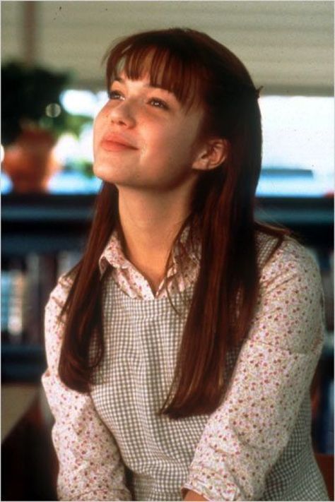 Mandy Moore [as Jamie Sullivan] - A Walk To Remember #romancemovies #romance #movies #beauty Mandy Moore A Walk To Remember, Jamie Sullivan, Remember Movie, Nicholas Sparks Movies, A Walk To Remember, Shane West, Mandy Moore, Nicholas Sparks, Movie Couples