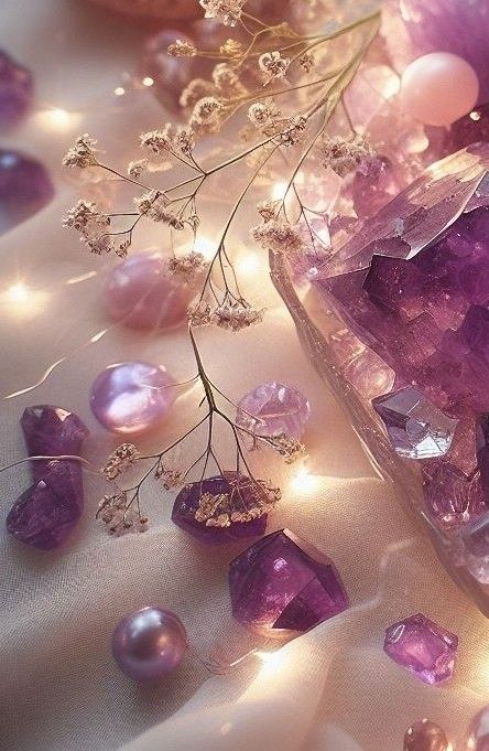 Beautiful Crystals Wallpaper, Amythest Crystals Aesthetic, Aesthetic Crystal Pictures, Amethyst Crystal Aesthetic, Cristal Core, Amethyst Background, Nova Aesthetic, Amethyst Core, Amethyst Aesthetic