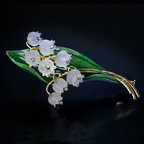 Vintage Carved Rock Crystal Nephrite Jade Lily Of The Valley Brooch - Antique Jewelry | Vintage Rings | Faberge Eggs Jade Brooch, Faberge Jewelry, Lily Of The Valley Flowers, Faberge Eggs, Art Nouveau Jewelry, Nephrite Jade, Diamond Brooch, Vintage Rock, Jade Carving